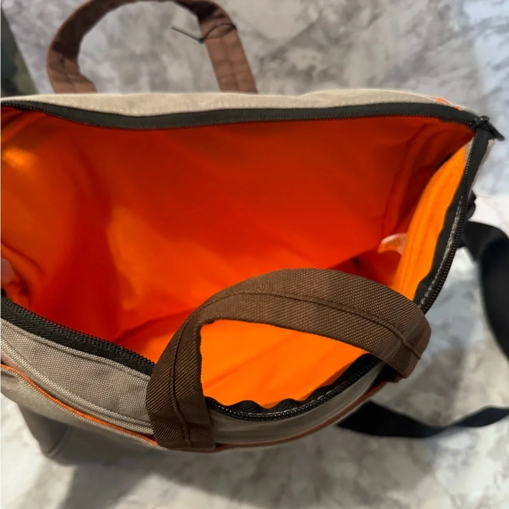 SMASH - TABLET / LAPTOP MESSENGER BAG Brand‎ New